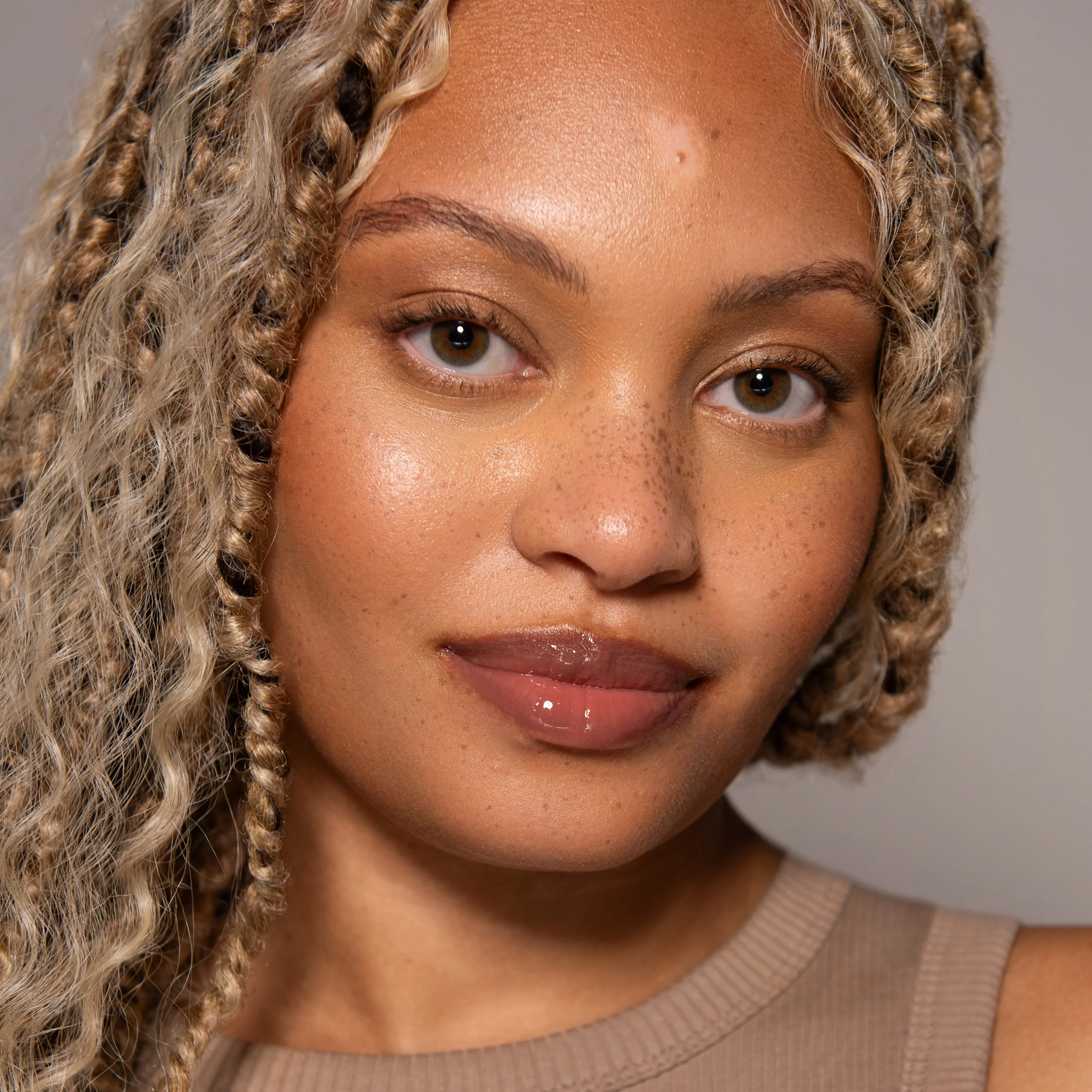 Nude Pout Tinted Lip Oil - Image 5